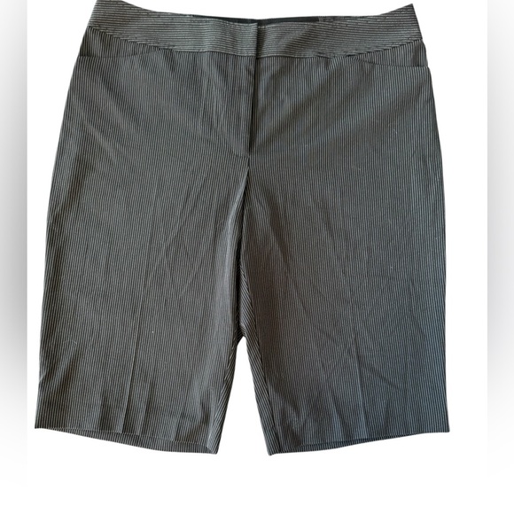 AVA Pants - Ava NEW Woman’s Black Pinstripe skimmer Pants  back button pockets faux 16